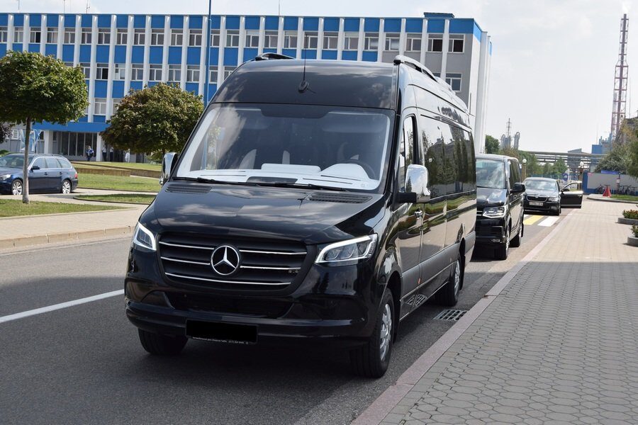 mercedes-sprinter-w907-02